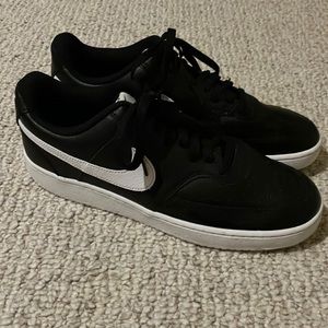 Nike Court ViSion. Mens 9.5. EUC